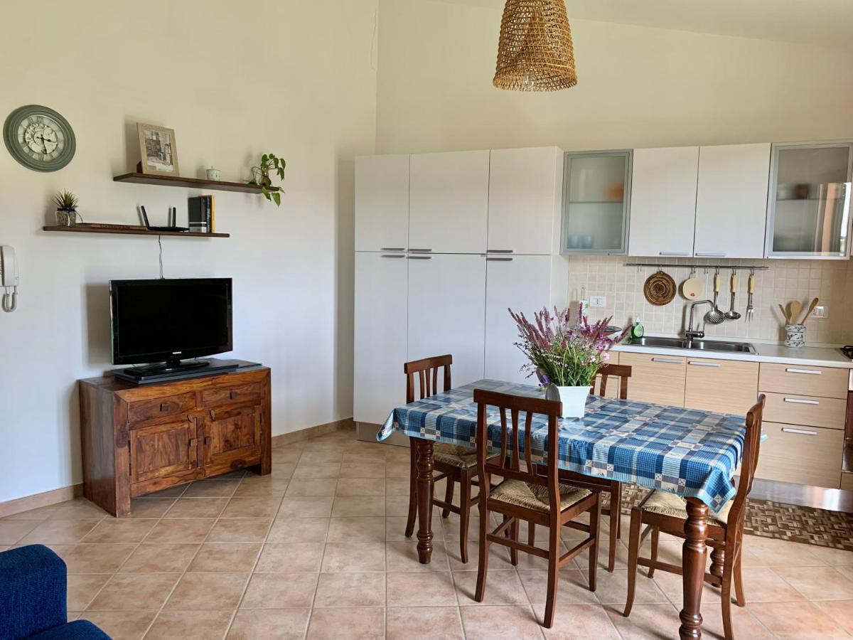 La Finestra Sul Castello Apartment Bosa Luaran gambar